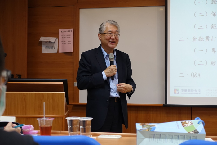 [碩士班當前財金問題分析 玉山金融講座] 魏寶生： 前進亞洲盃 優勢在人才圖片