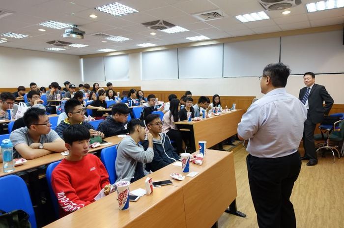 11/21（二）FinTech-Evolution, Revolution or Disruption of Banking ，講者：謝禮陽圖片