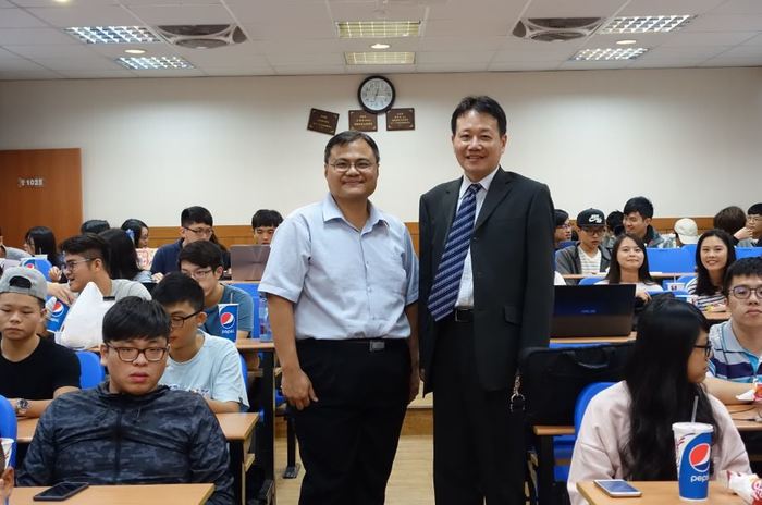11/21（二）FinTech-Evolution, Revolution or Disruption of Banking ，講者：謝禮陽圖片