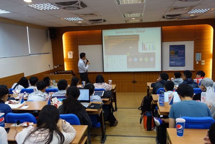 11/21（二）FinTech-Evolution, Revolution or Disruption of Banking ，講者：謝禮陽圖片