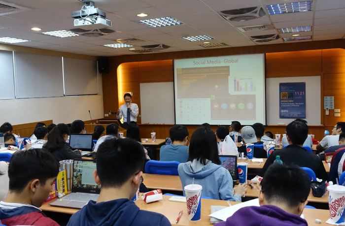 11/21（二）FinTech-Evolution, Revolution or Disruption of Banking ，講者：謝禮陽圖片